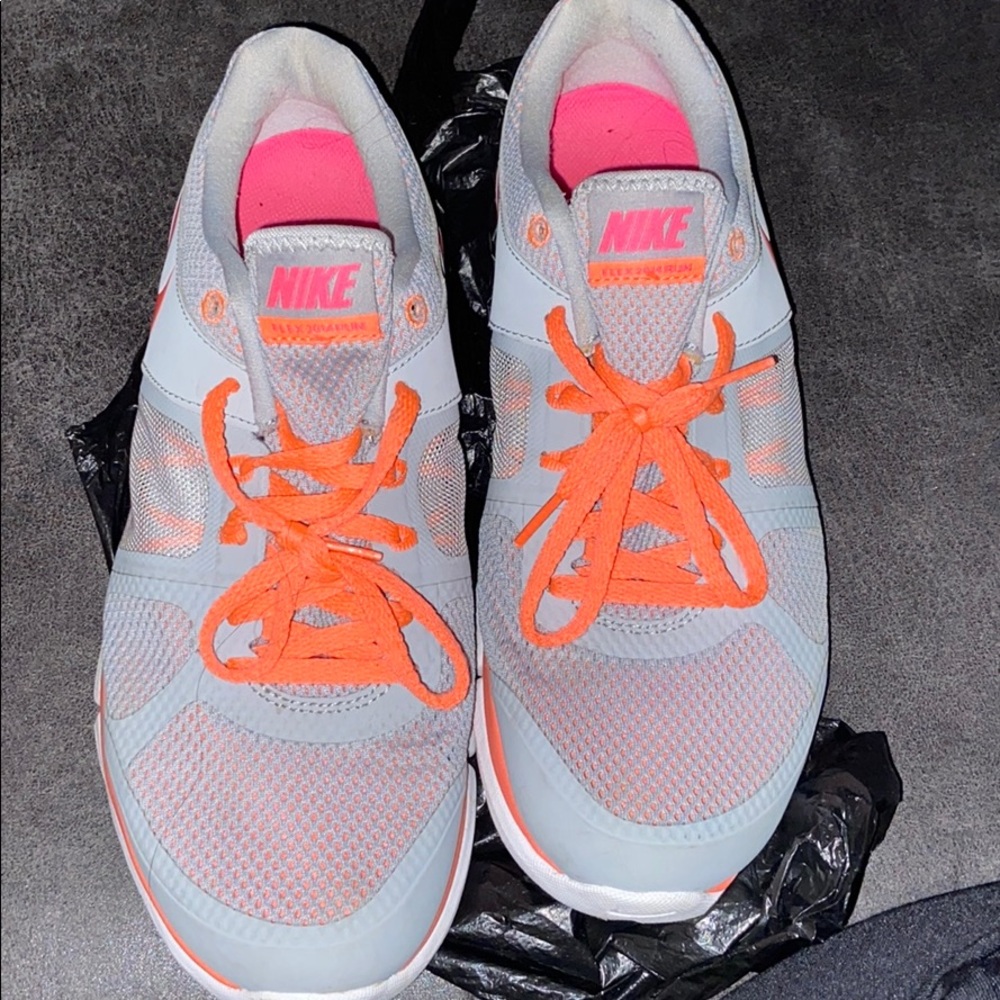 Women lightweight Nike sneakers